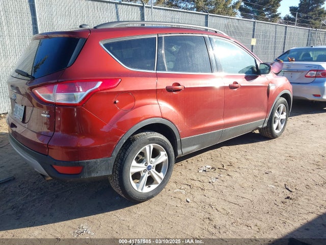 1FMCU9GXXEUD58338 Ford ESCAPE SE