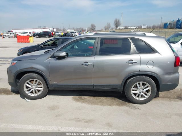 5XYKTCA6XFG559899 KIA SORENTO LX