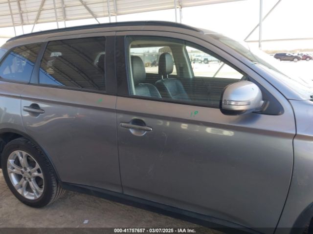 JA4AD3A30FZ013994 Mitsubishi Outlander Se