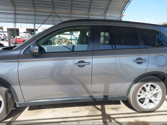 JA4AD3A30FZ013994 Mitsubishi Outlander Se