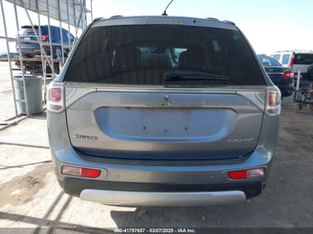 JA4AD3A30FZ013994 Mitsubishi Outlander Se