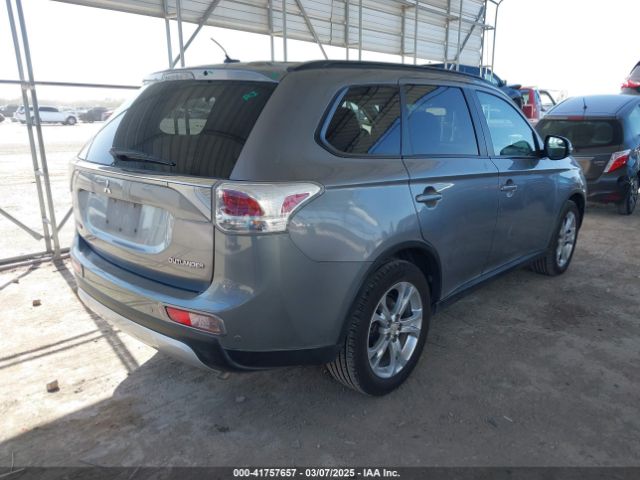 JA4AD3A30FZ013994 Mitsubishi Outlander Se