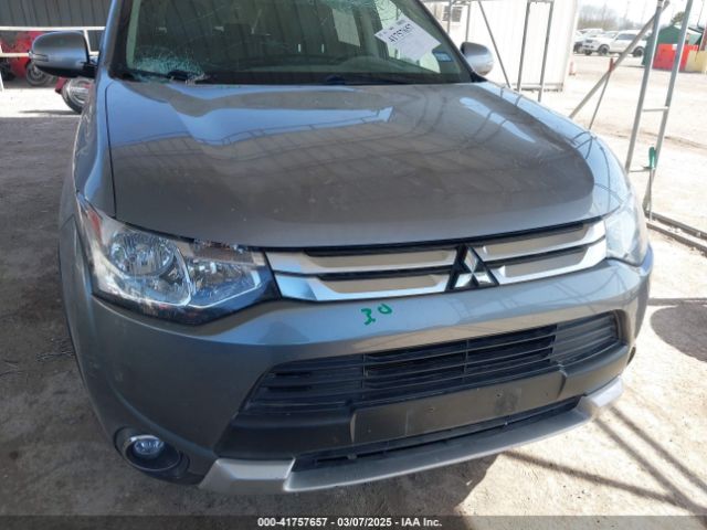 JA4AD3A30FZ013994 Mitsubishi Outlander Se