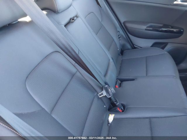 KNDPNCAC8M7854533 KIA Sportage Ex