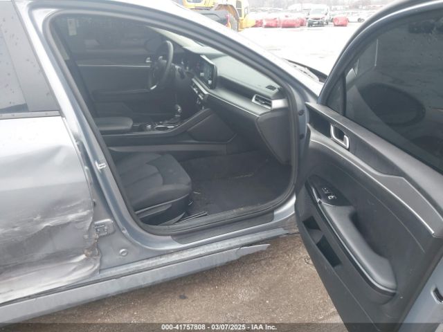 5XXG14J2XMG062979 KIA K5 LXS