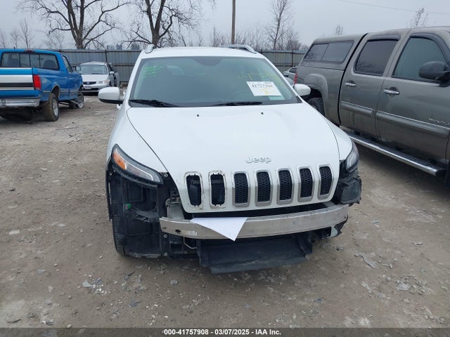 1C4PJLCB5GW113573 Jeep Cherokee Latitude