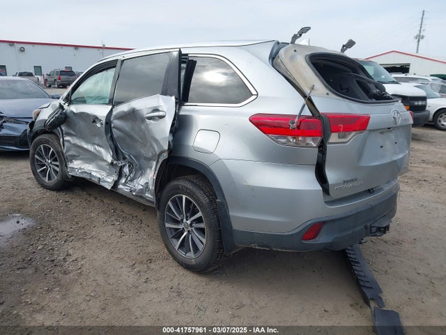 5TDJZRFH9HS372845 Toyota Highlander Xle