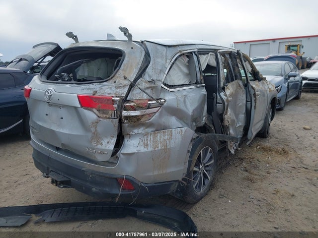 5TDJZRFH9HS372845 Toyota Highlander Xle