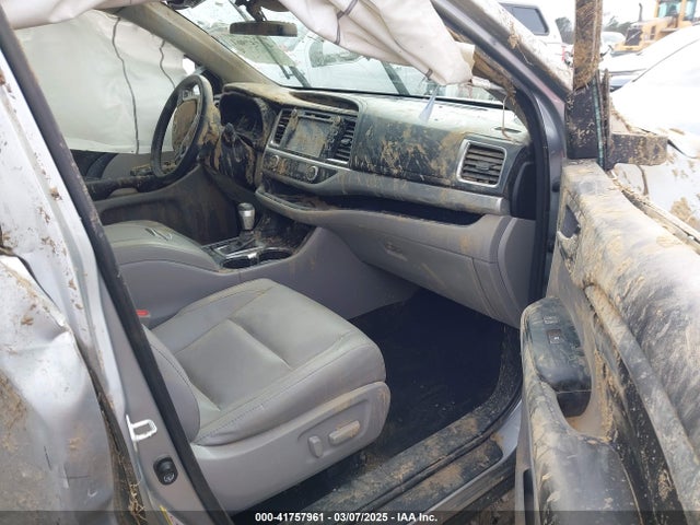 5TDJZRFH9HS372845 Toyota Highlander Xle