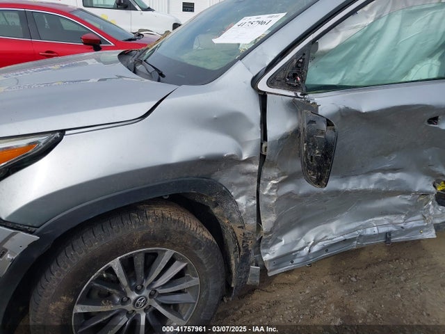 5TDJZRFH9HS372845 Toyota Highlander Xle