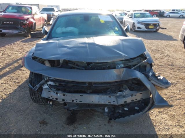 2C3CDXHGXJH114343 Dodge Charger Sxt Plus Rwd