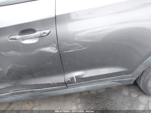 KM8J23A46LU101389 Hyundai TUCSON SE