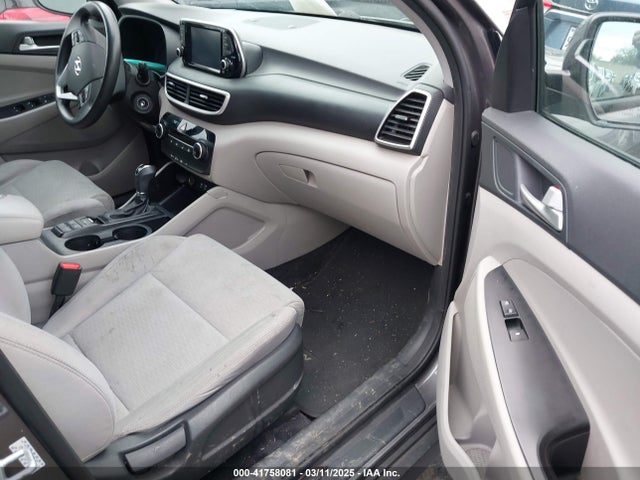 KM8J23A46LU101389 Hyundai TUCSON SE
