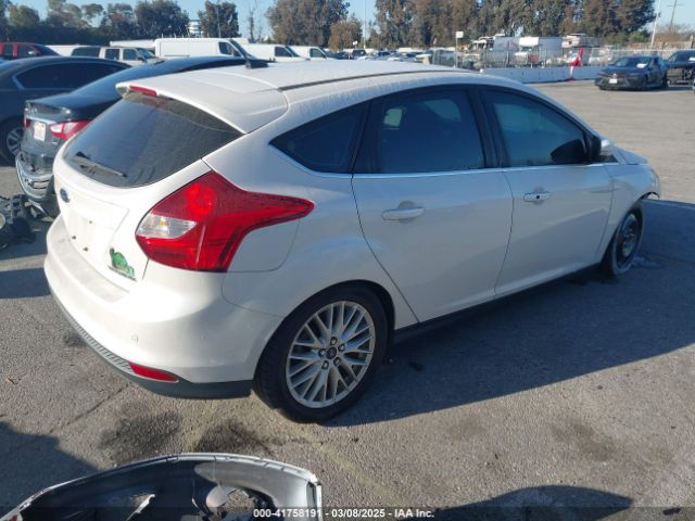 1FADP3N24EL423300 Ford Focus Titanium