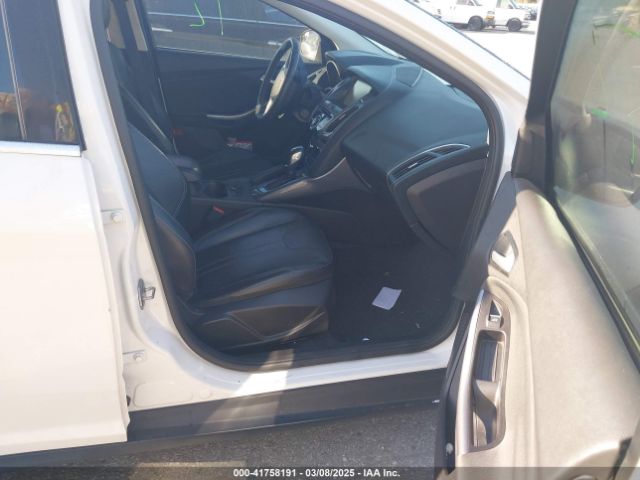 1FADP3N24EL423300 Ford Focus Titanium