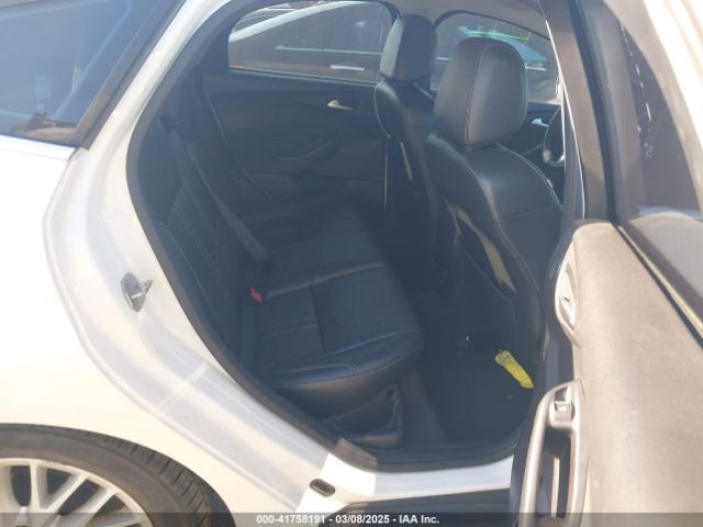 1FADP3N24EL423300 Ford Focus Titanium