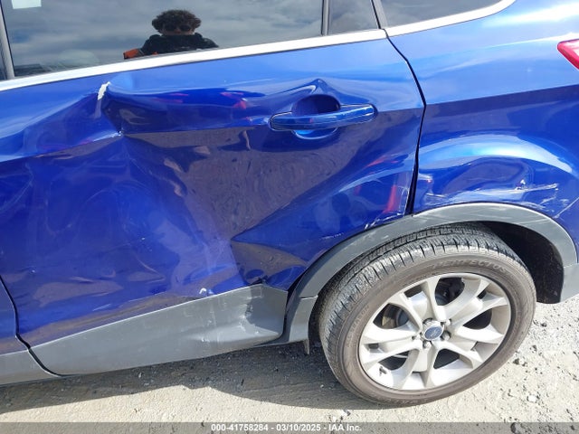 1FMCU9JXXGUA71898 Ford Escape Titanium