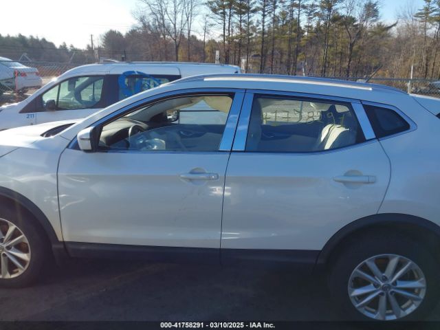JN1BJ1CRXJW269257 Nissan Rogue Sport Sv