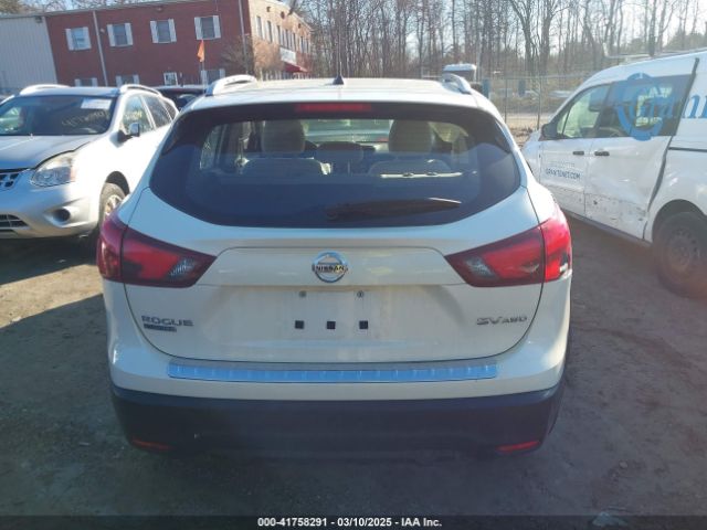 JN1BJ1CRXJW269257 Nissan Rogue Sport Sv