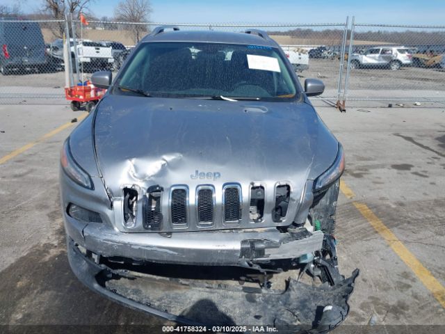 1C4PJMCS4GW194491 Jeep Cherokee Latitude
