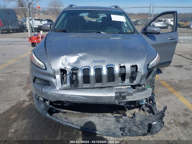 1C4PJMCS4GW194491 Jeep Cherokee Latitude