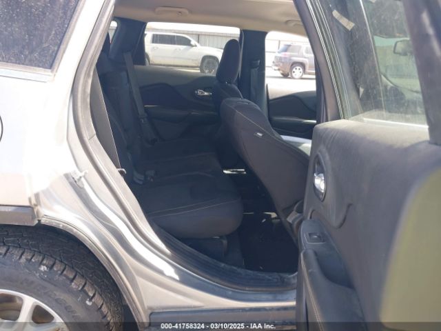 1C4PJMCS4GW194491 Jeep Cherokee Latitude