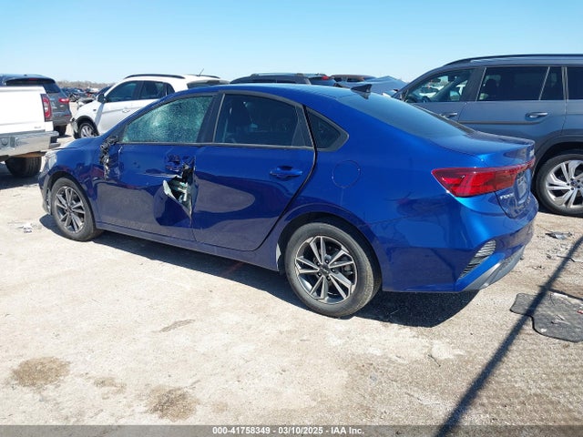 3KPF24AD4PE683741 KIA Forte Lxs