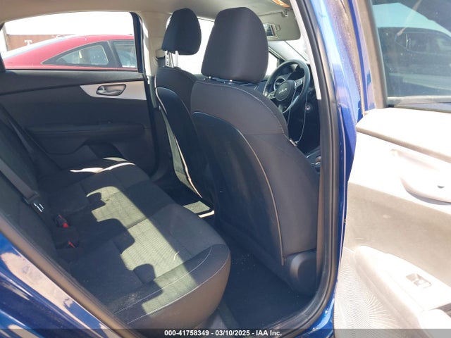 3KPF24AD4PE683741 KIA Forte Lxs