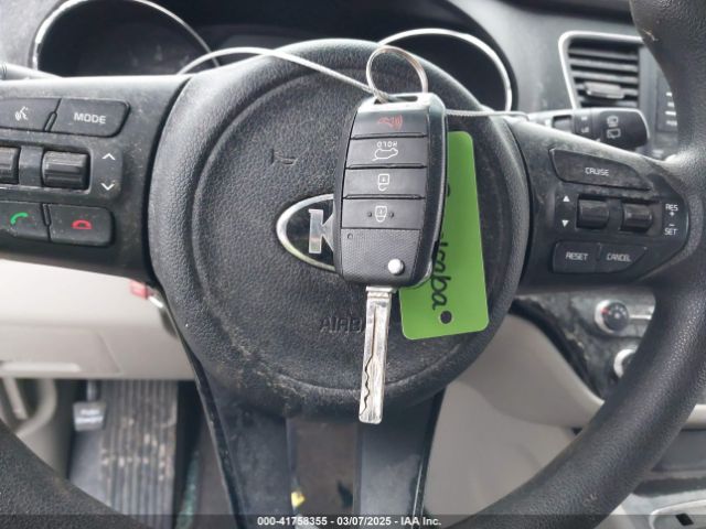KNDMA5C1XH6257708 KIA Sedona L