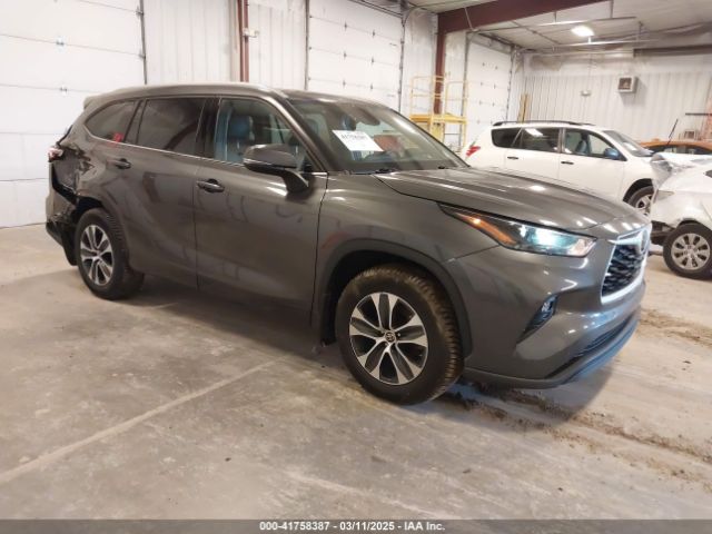 2022 TOYOTA HIGHLANDER 5TDGZRBH8NS576211