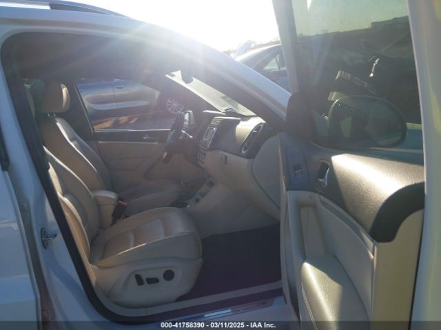 WVGAV3AX1EW040462 Volkswagen Tiguan R-line