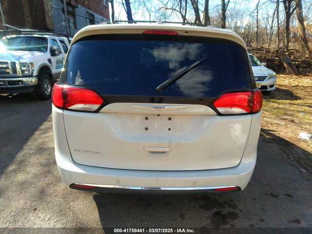 Chrysler Pacifica Touring L 2017 2C4RC1BG8HR785447 Image 16