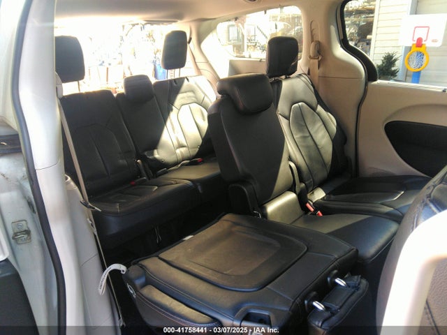 Chrysler Pacifica Touring L 2017 2C4RC1BG8HR785447 Image 18