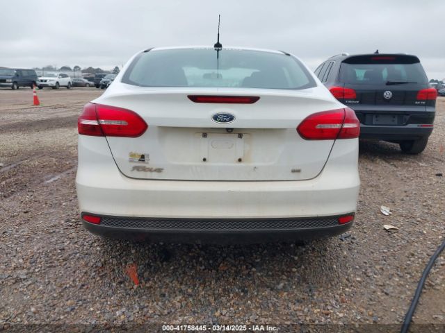 1FADP3F23JL225333 Ford FOCUS SE