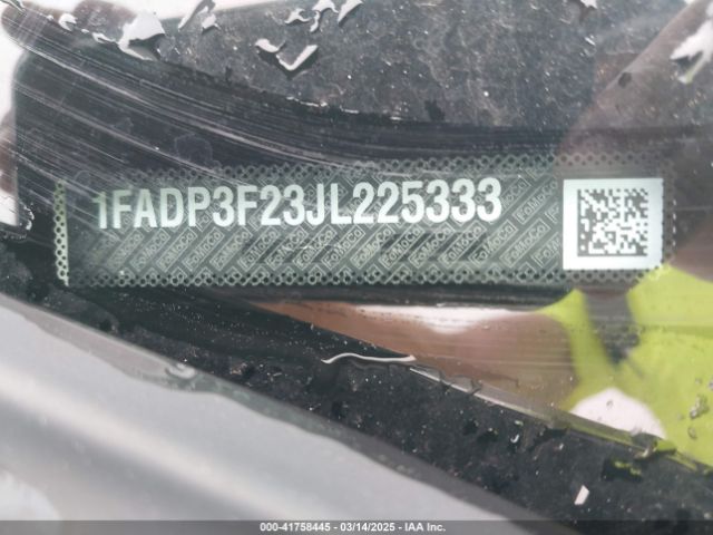 1FADP3F23JL225333 Ford FOCUS SE
