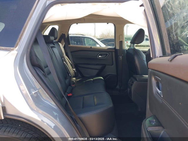 5N1AT3CA6MC802649 Nissan Rogue Sl Fwd