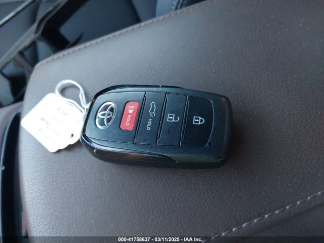 JTEAAAAH1RJ177932 Toyota Venza Xle