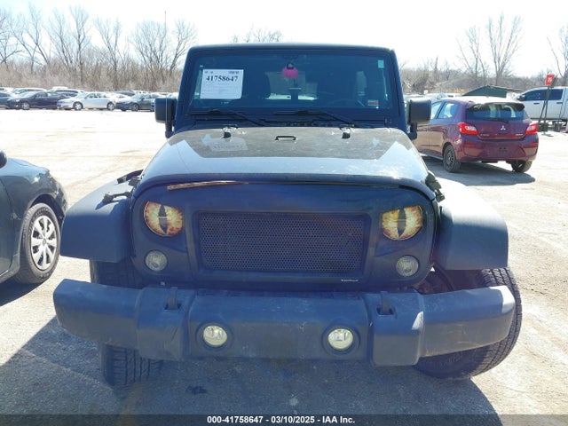 41758647 :رقم المزاد ، 1C4BJWDG6EL329193 vin ، 2014 Jeep Wrangler Unlimited Sport مزاد بيع