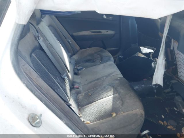 5XXGT4L33KG286060 KIA Optima S