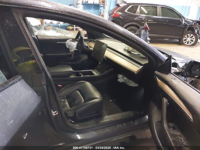 2021 TESLA MODEL 3 5YJ3E1EB1MF014821 Photo 4