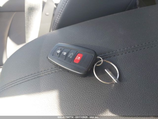 JTMB6RFV9RD137409 Toyota Rav4 Hybrid Xle Premium
