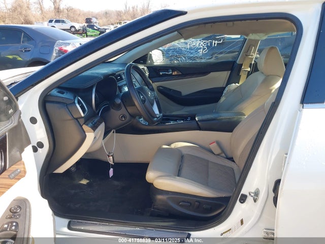 1N4AA6AP1HC424092 Nissan Maxima 3.5 Platinum
