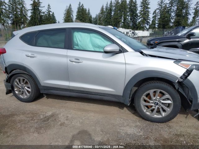 KM8J3CA40GU257379 Hyundai TUCSON SE