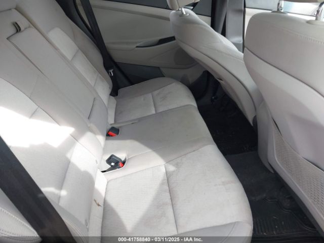 KM8J3CA40GU257379 Hyundai TUCSON SE