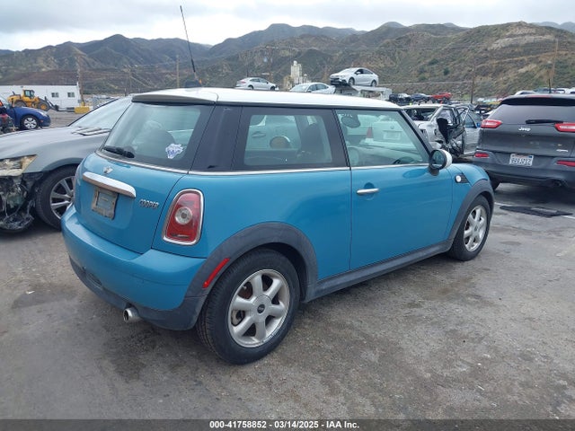 2009 MINI COOPER WMWMF33599TW76321 Photo 3