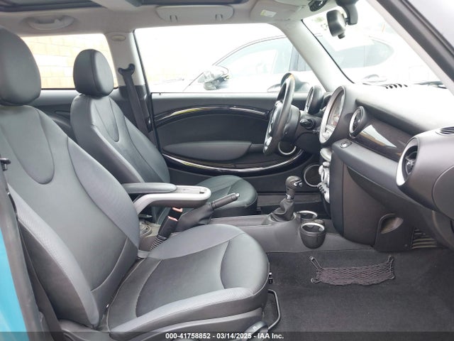 2009 MINI COOPER WMWMF33599TW76321 Photo 4