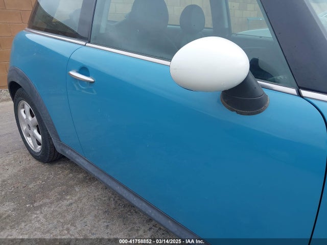 2009 MINI COOPER WMWMF33599TW76321 Photo 5