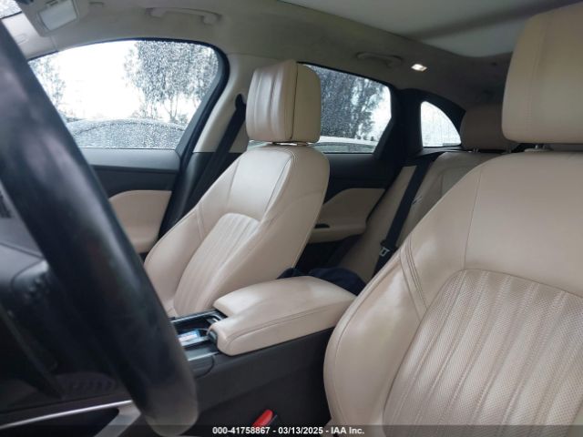 SADCN2GX4JA284441 Jaguar F-pace 30t Portfolio