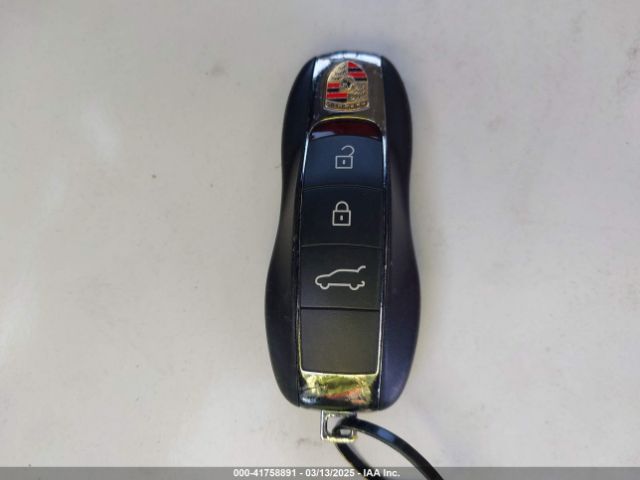 2019 PORSCHE MACAN WP1AA2A56KLB08064 Photo 10