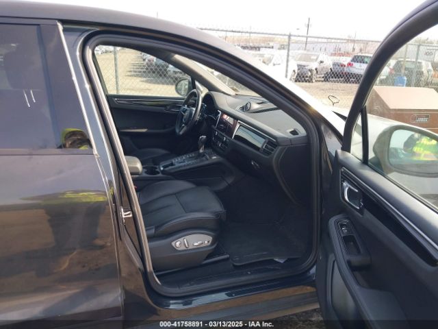 2019 PORSCHE MACAN WP1AA2A56KLB08064 Photo 4